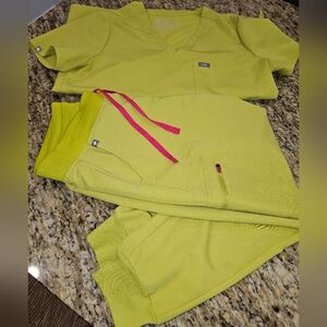 FIGS, L-TOP & M-BOTTOM SCRUB SET, LIME